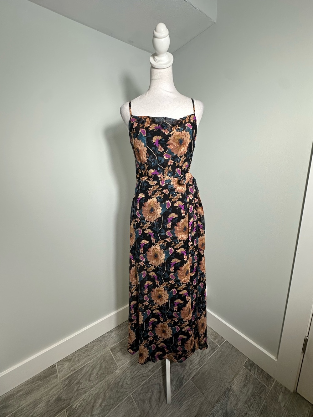 Lulu’s Darling Black Floral Dress Size Medium - Picture 5 of 16